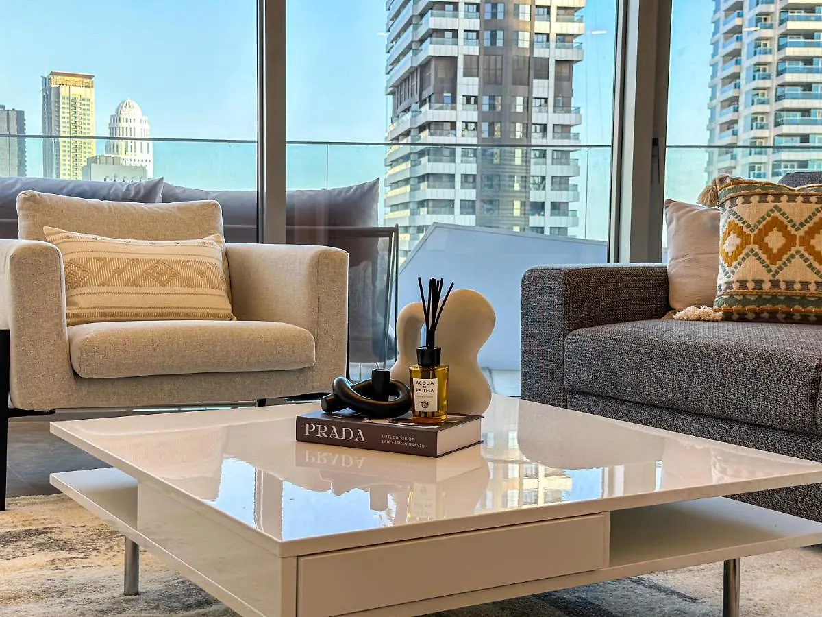 Apartment Higuests - Stylish Condo With Balcony And Partial Marina View Dubai