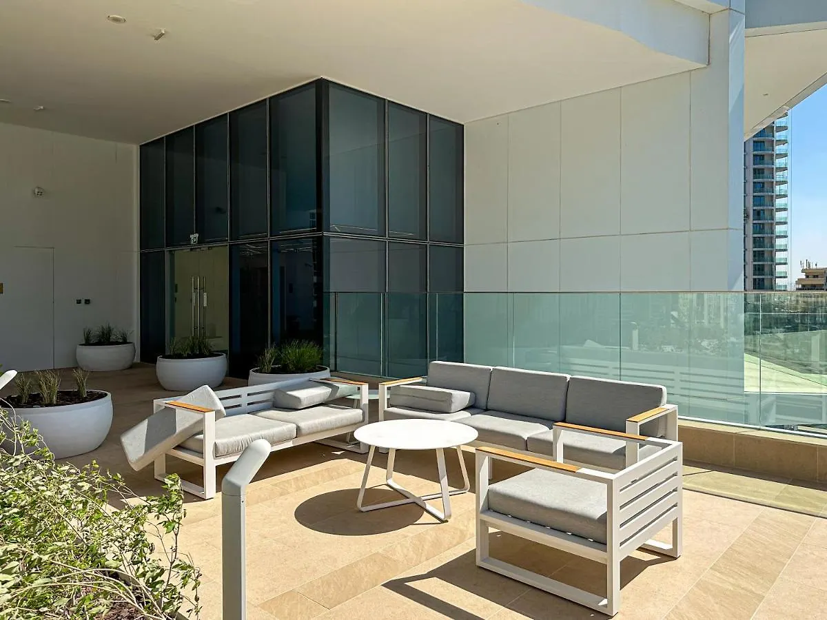 Higuests - Stylish Condo With Balcony And Partial Marina View Dubai Apartment