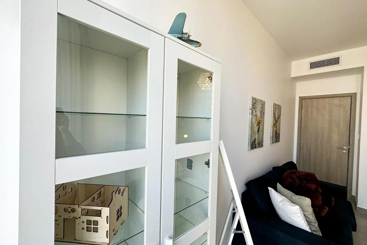 Apartment Higuests - Stylish Condo With Balcony And Partial Marina View Dubai