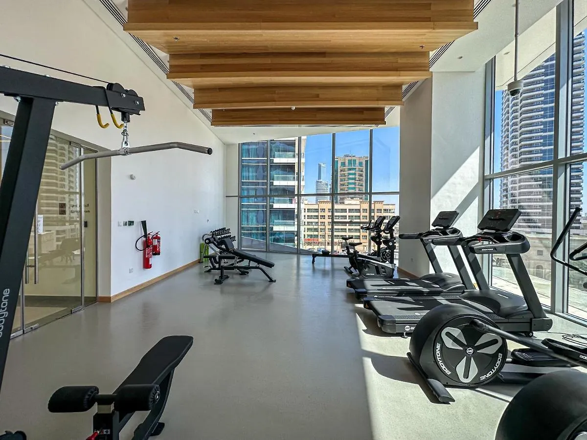 Higuests - Stylish Condo With Balcony And Partial Marina View Dubai
