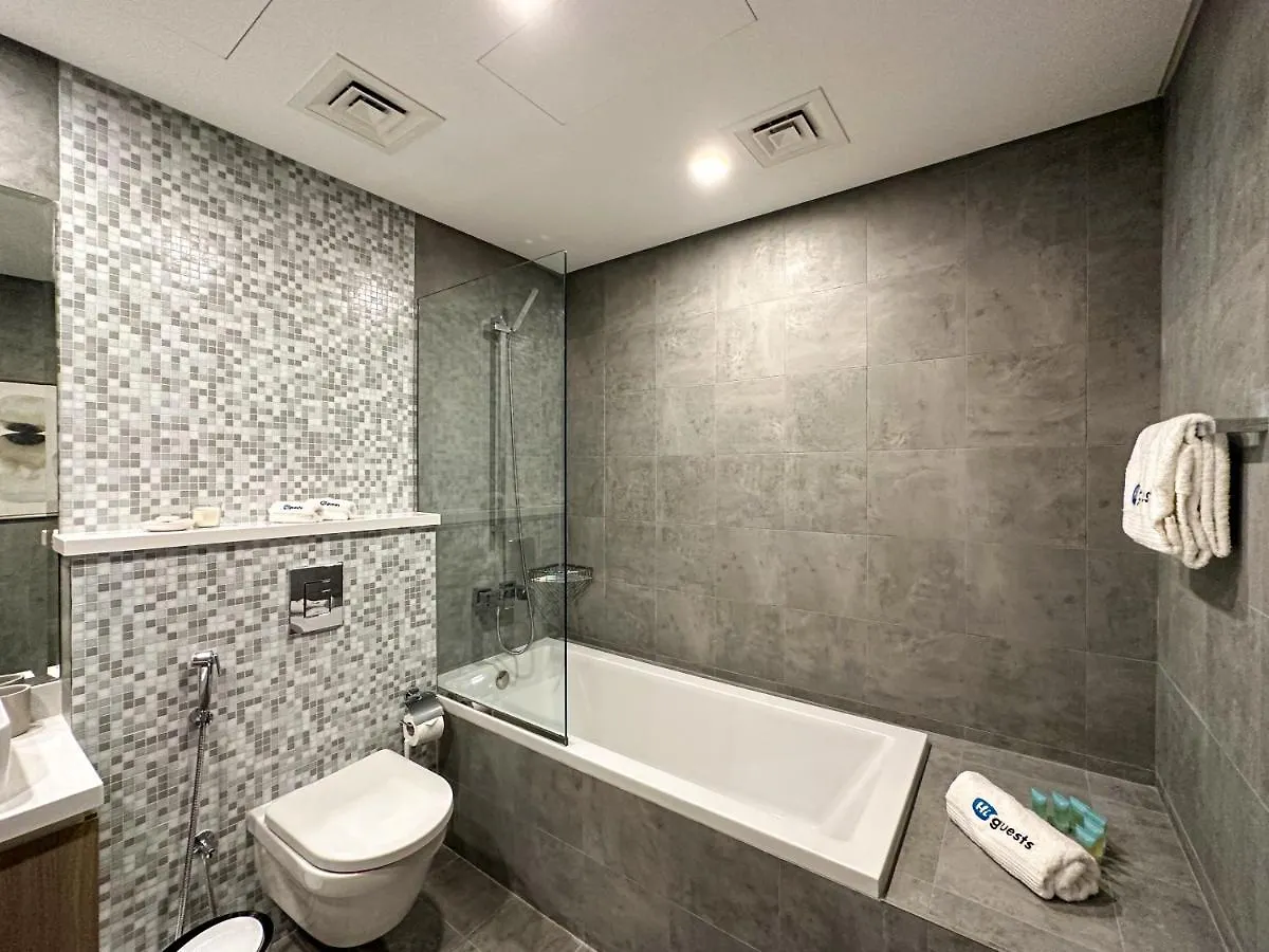 Apartment Higuests - Stylish Condo With Balcony And Partial Marina View Dubai