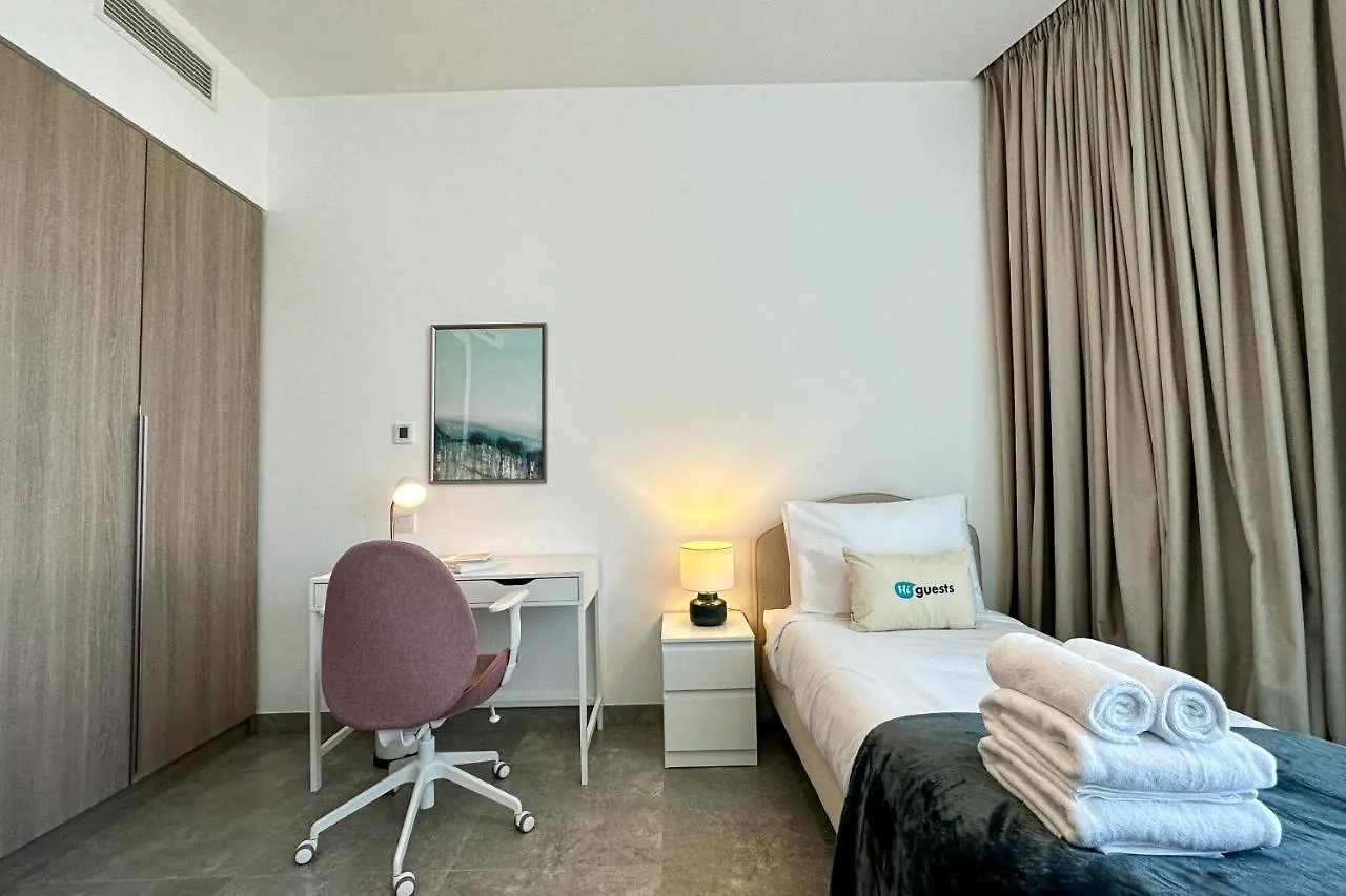 Higuests - Stylish Condo With Balcony And Partial Marina View Dubai