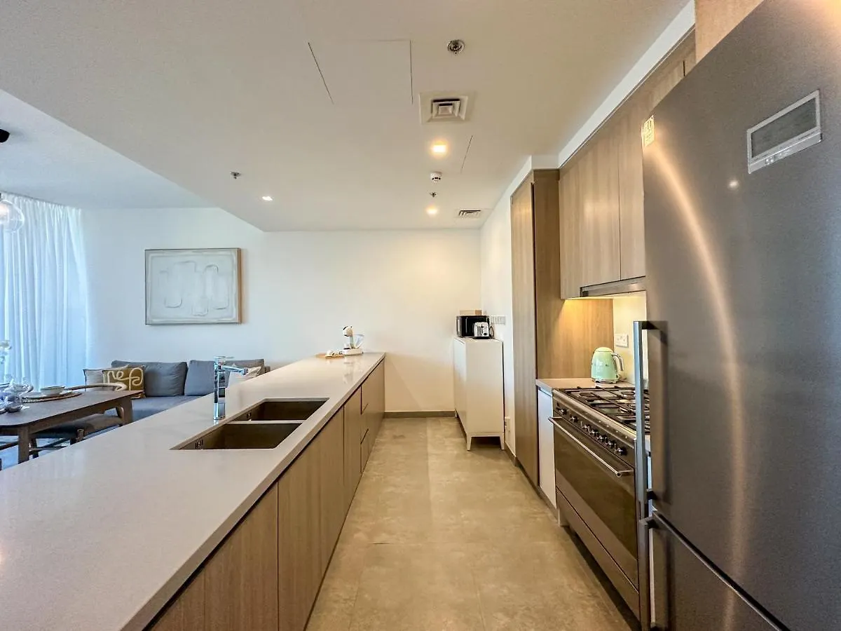 Apartment Higuests - Stylish Condo With Balcony And Partial Marina View Dubai