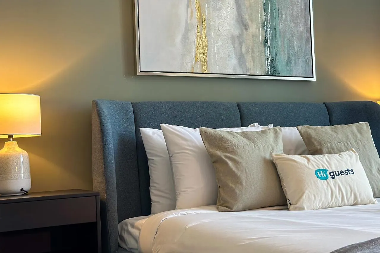 Higuests - Stylish Condo With Balcony And Partial Marina View Dubai